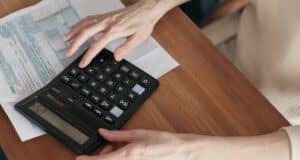 Utang Jangka Panjang: Pengertian, Manfaat, dan Jenis-jenisnya Utang Jangka Panjang: Pengertian, Manfaat, dan Jenis-jenisnya