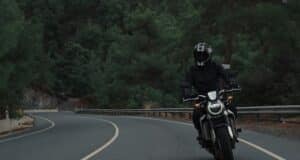 Kredit Motor Lewat Leasing vs Bank: Mana yang Lebih Menguntungkan? Kredit Motor Lewat Leasing vs Bank