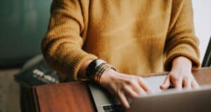 10 Cara Jadi Penulis Online yang Menghasilkan Uang Cara Jadi Penulis Online