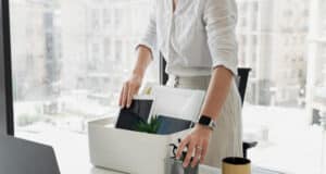 7 Tips Menghadapi Badai PHK yang Sedang Melanda Indonesia! Tips Menghadapi Badai PHK