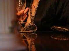 Apa Itu Hedonisme? Pengertian, Contoh, dan Cara Mengatasinya Apa Itu Hedonisme