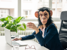 Monkey Business: Pengertian, Ciri, dan Cara Menghindarinya! Monkey Business